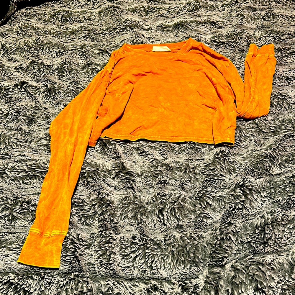 NWOT mustard crop long sleeve top